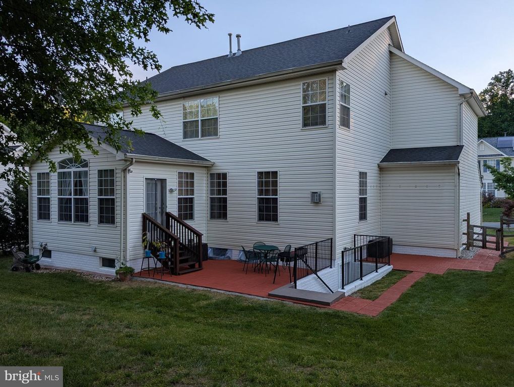 Image 8 of property listing at 13003 ALPENHORN WAY, Silver Spring, MD 20904
