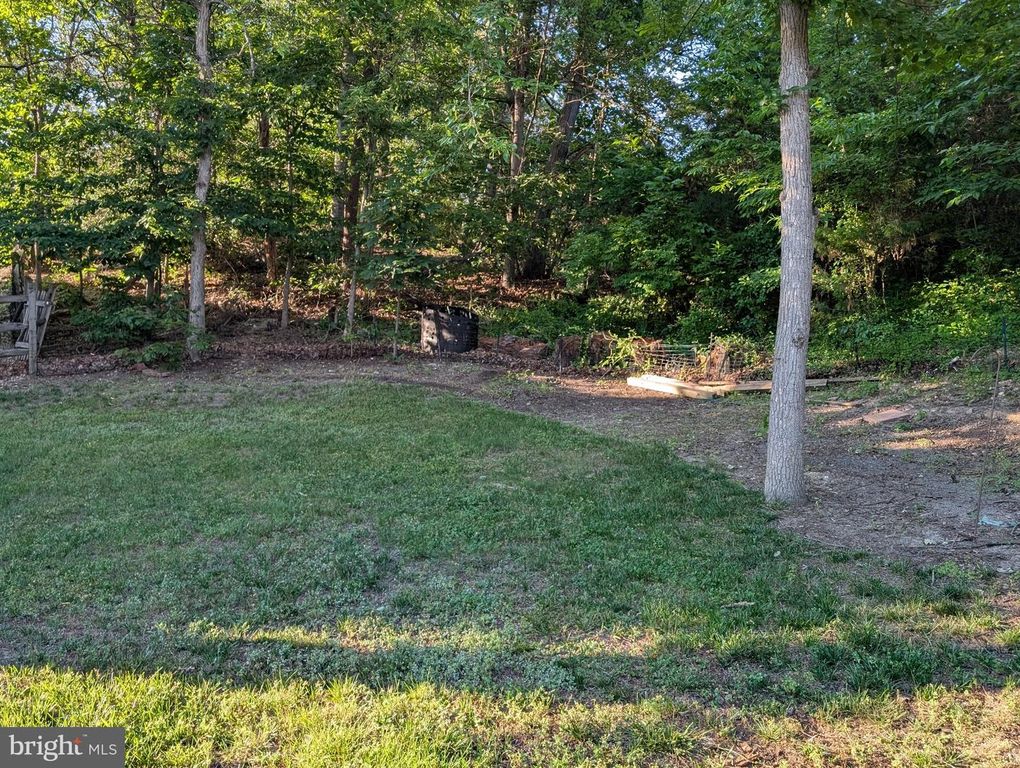 Image 10 of property listing at 13003 ALPENHORN WAY, Silver Spring, MD 20904