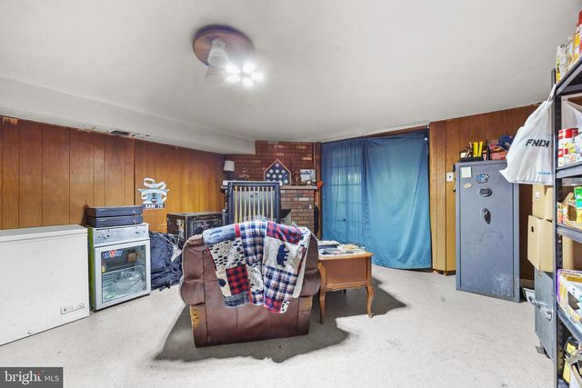 155 MEADOW LN, Philadelphia, PA 19154