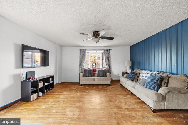 155 MEADOW LN, Philadelphia, PA 19154