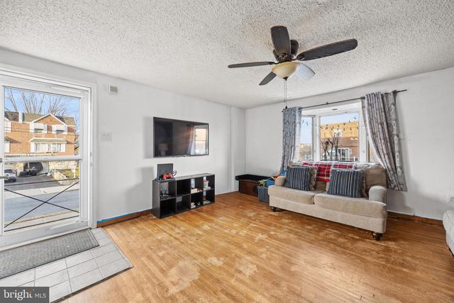 155 MEADOW LN, Philadelphia, PA 19154