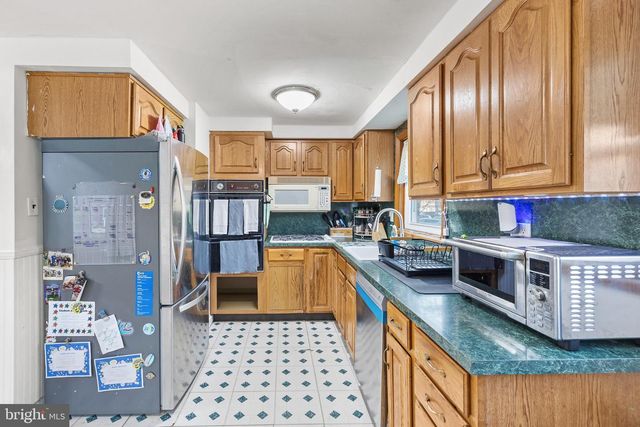 155 MEADOW LN, Philadelphia, PA 19154