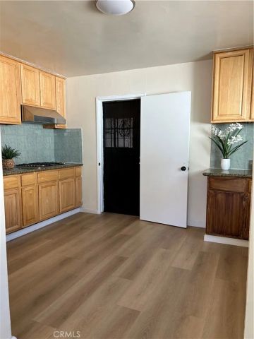 4057 Baywood, Los Angeles, CA 90039