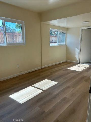 4057 Baywood, Los Angeles, CA 90039