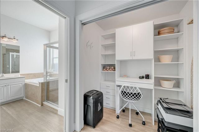 9121 Quartz LN, Naples, FL 34120