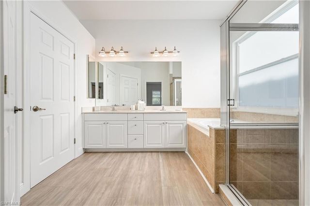 9121 Quartz LN, Naples, FL 34120