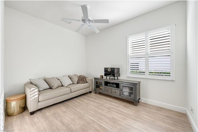 9121 Quartz LN, Naples, FL 34120