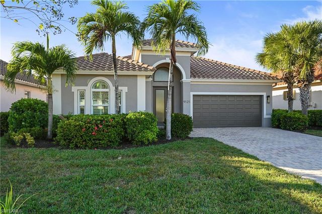 9121 Quartz LN, Naples, FL 34120