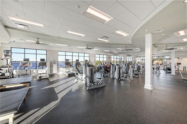 9121 Quartz LN, Naples, FL 34120