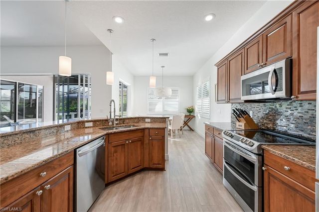 9121 Quartz LN, Naples, FL 34120