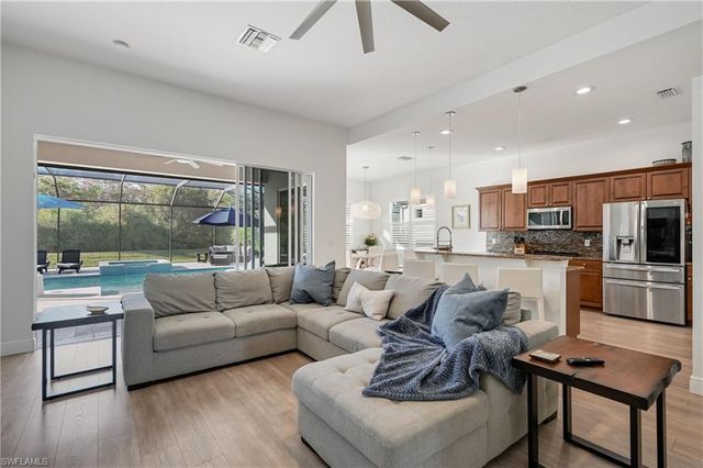 9121 Quartz LN, Naples, FL 34120