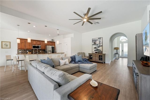 9121 Quartz LN, Naples, FL 34120