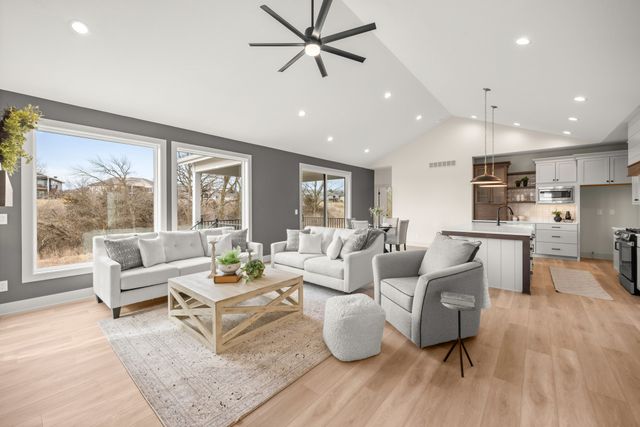 9746 Watermeadow Circle, Johnston, IA 50131