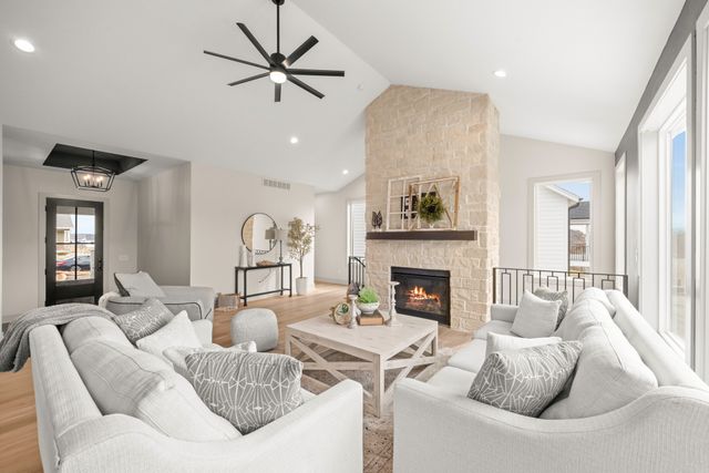 9746 Watermeadow Circle, Johnston, IA 50131