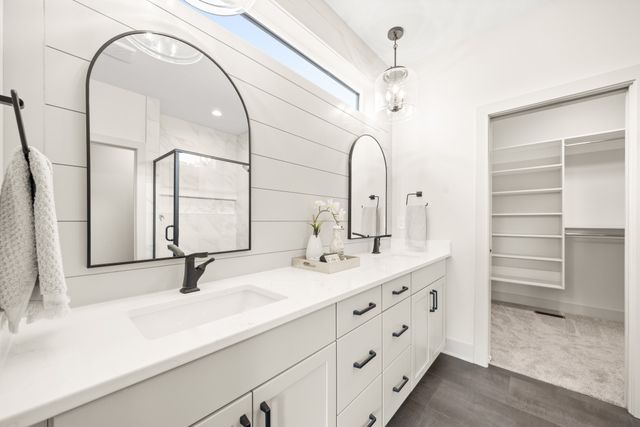 9746 Watermeadow Circle, Johnston, IA 50131