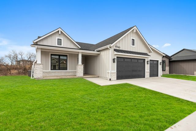 9746 Watermeadow Circle, Johnston, IA 50131