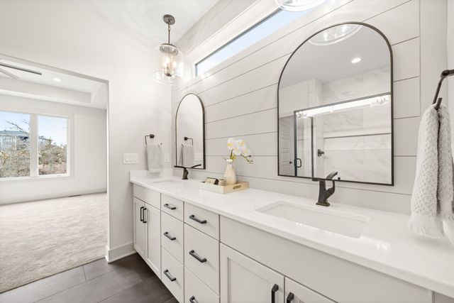 9746 Watermeadow Circle, Johnston, IA 50131