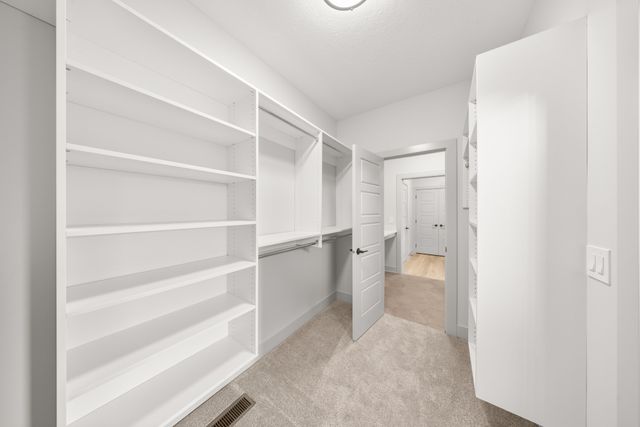 9746 Watermeadow Circle, Johnston, IA 50131