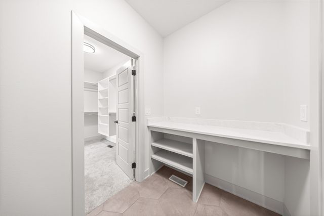 9746 Watermeadow Circle, Johnston, IA 50131