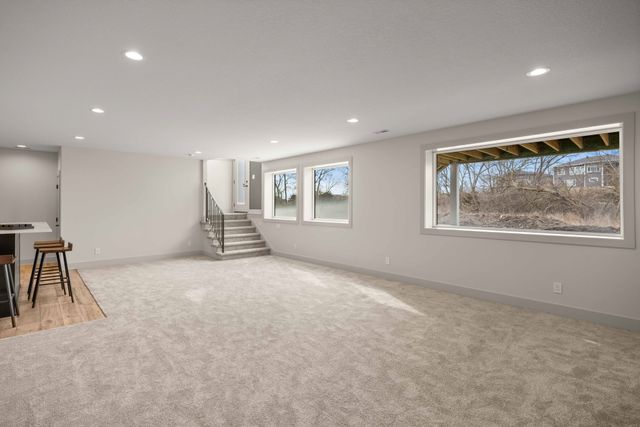 9746 Watermeadow Circle, Johnston, IA 50131