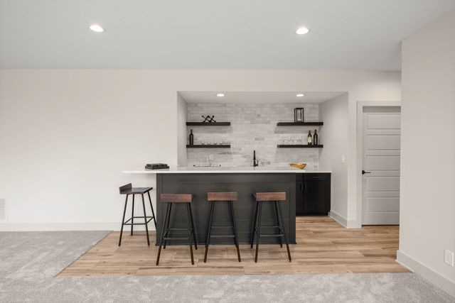 9746 Watermeadow Circle, Johnston, IA 50131