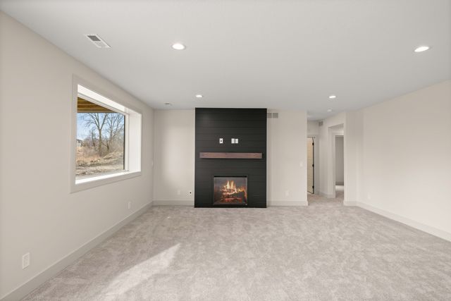 9746 Watermeadow Circle, Johnston, IA 50131