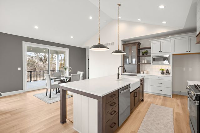 9746 Watermeadow Circle, Johnston, IA 50131