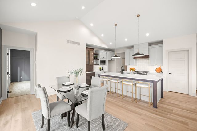 9746 Watermeadow Circle, Johnston, IA 50131