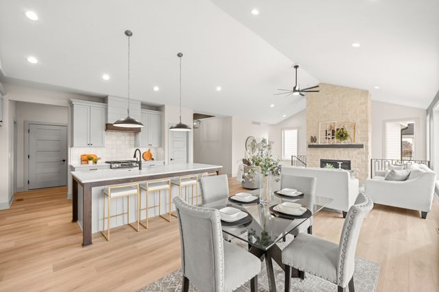 9746 Watermeadow Circle, Johnston, IA 50131