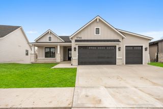 9746 Watermeadow Circle, Johnston, IA 50131