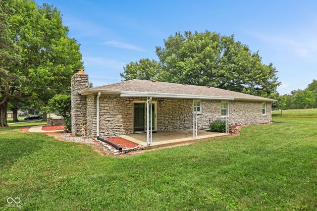 5255 W Stones Crossing Road, Greenwood, IN 46143
