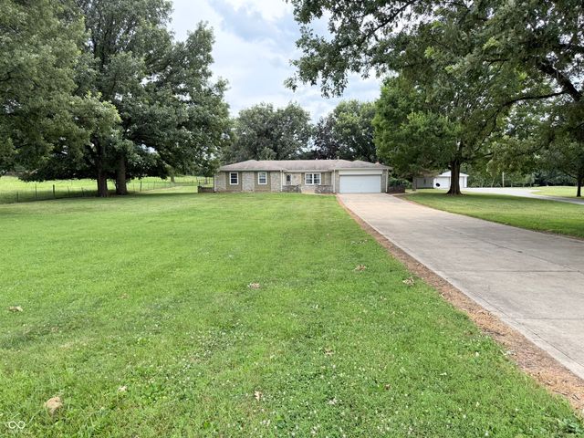5255 W Stones Crossing Road, Greenwood, IN 46143