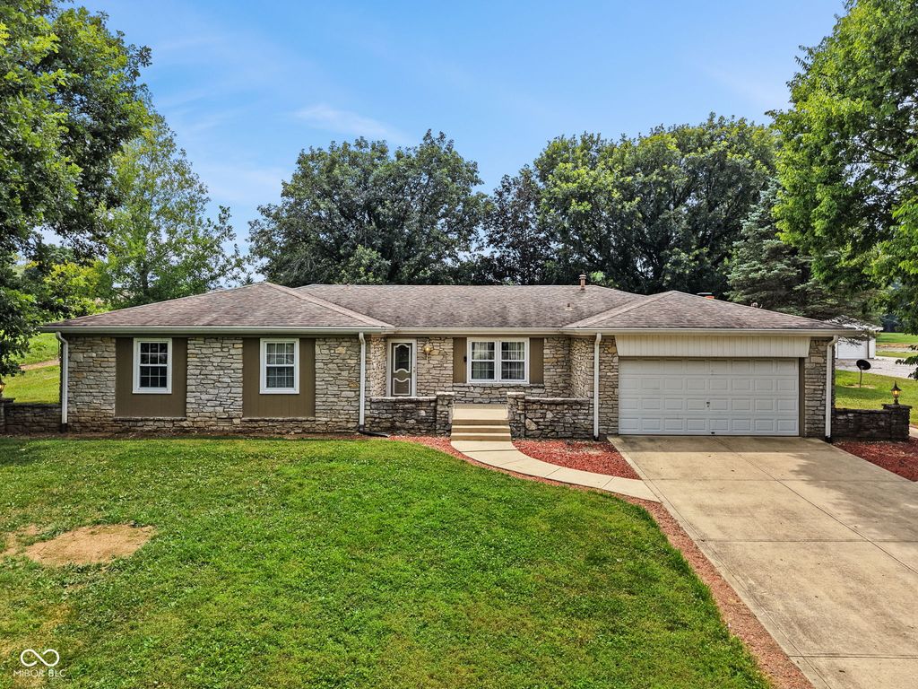 5255 W Stones Crossing Road, Greenwood, IN 46143