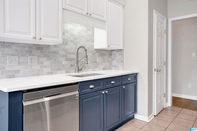 5979 FOREST LAKES COVE, Sterrett, AL 35147