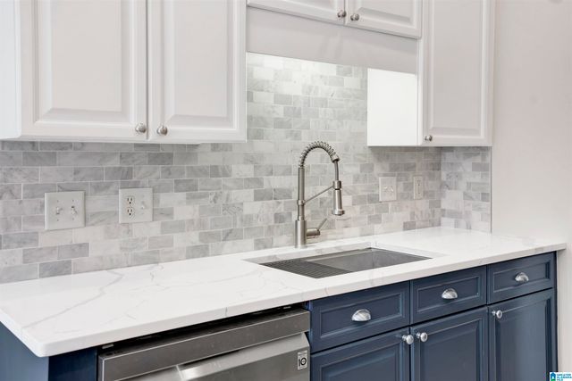 5979 FOREST LAKES COVE, Sterrett, AL 35147