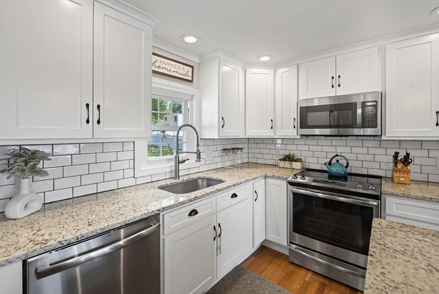 47 Maple Cir, Shrewsbury, MA 01545