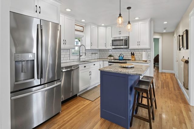 47 Maple Cir, Shrewsbury, MA 01545