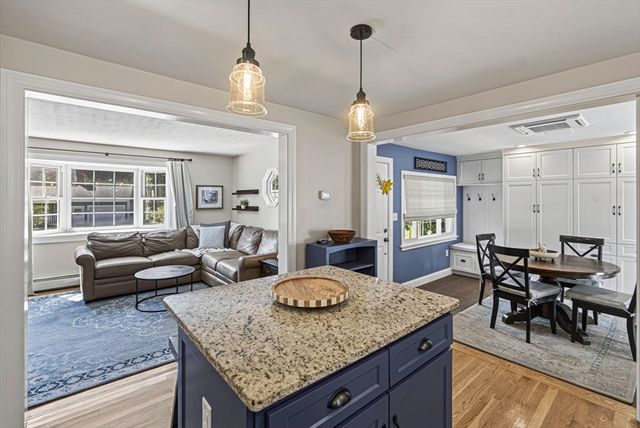 47 Maple Cir, Shrewsbury, MA 01545