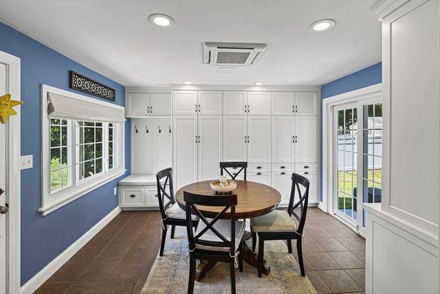 47 Maple Cir, Shrewsbury, MA 01545