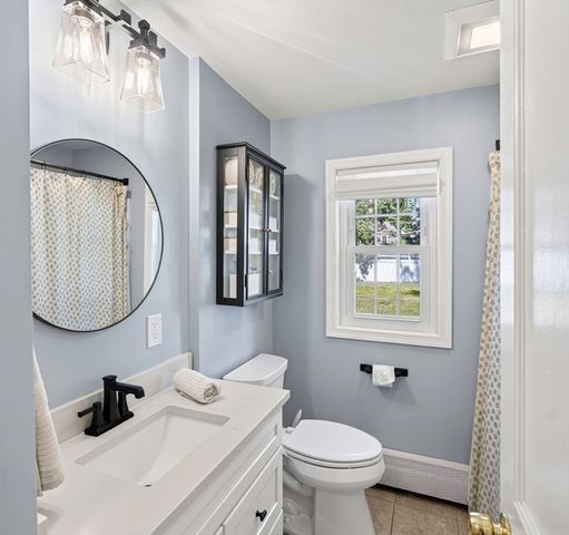 47 Maple Cir, Shrewsbury, MA 01545