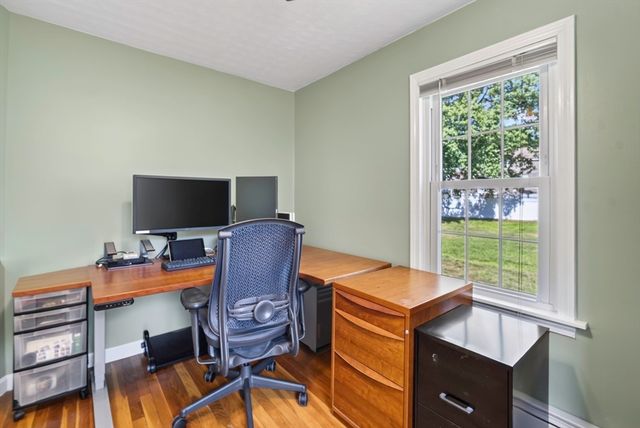 47 Maple Cir, Shrewsbury, MA 01545