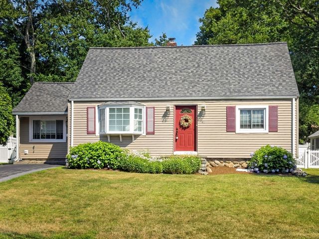 47 Maple Cir, Shrewsbury, MA 01545