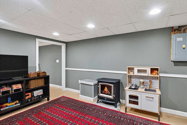 47 Maple Cir, Shrewsbury, MA 01545