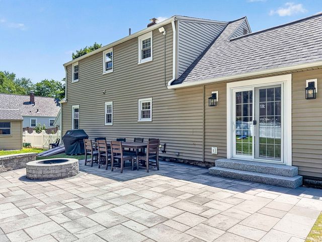 47 Maple Cir, Shrewsbury, MA 01545