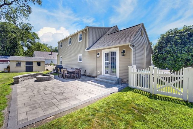47 Maple Cir, Shrewsbury, MA 01545