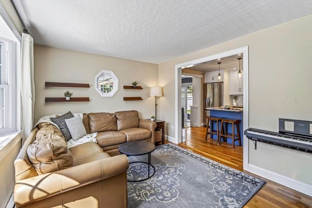 47 Maple Cir, Shrewsbury, MA 01545