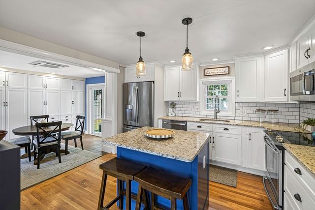 47 Maple Cir, Shrewsbury, MA 01545