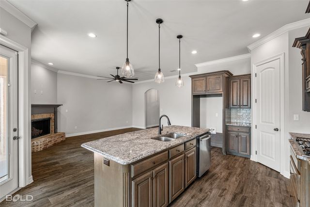 1130 Green Wood Circle, Bossier City, LA 71037