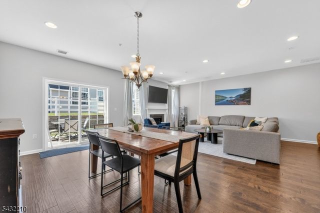 11 Cannon Dr, Pennington Boro, NJ 08534
