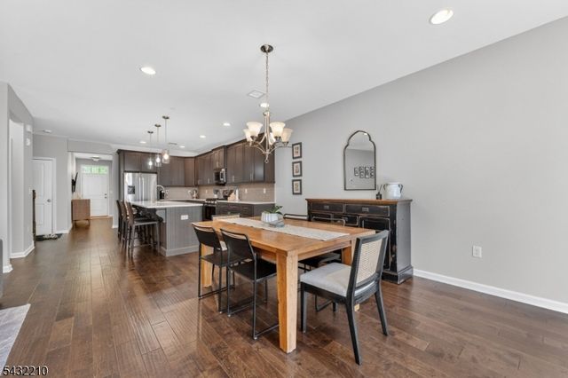 11 Cannon Dr, Pennington Boro, NJ 08534